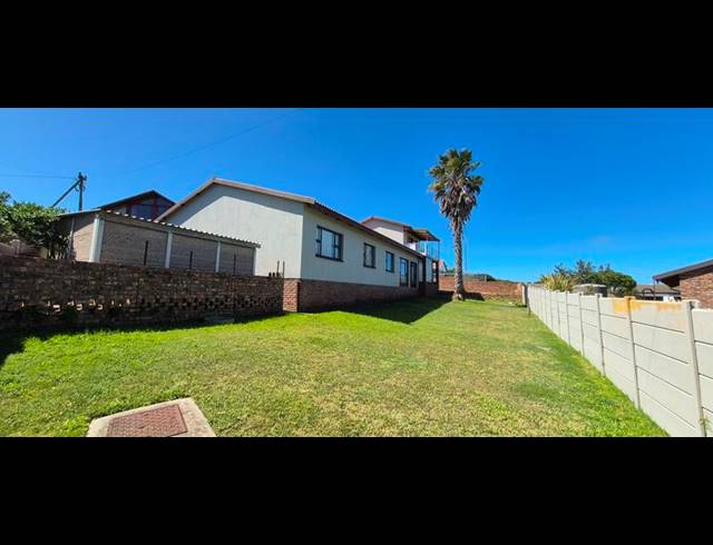 4 BEDROOM HOUSE FOR SALE IN DANA BAY